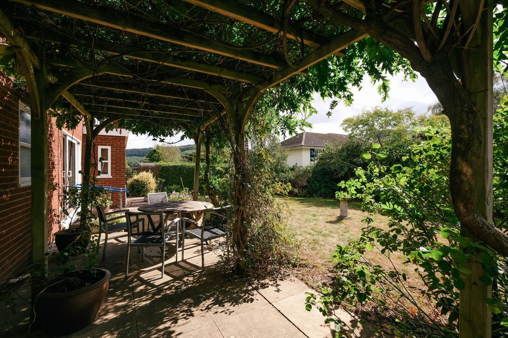 Property photo 3 of 18