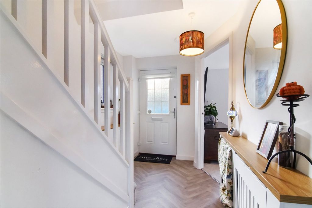 Property photo 3 of 19 Hallway