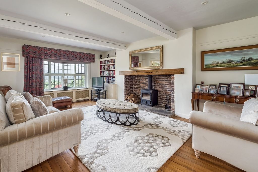 Property photo 3 of 27