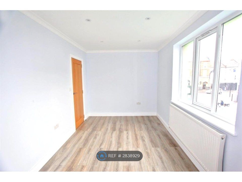 Property photo 2 of 3