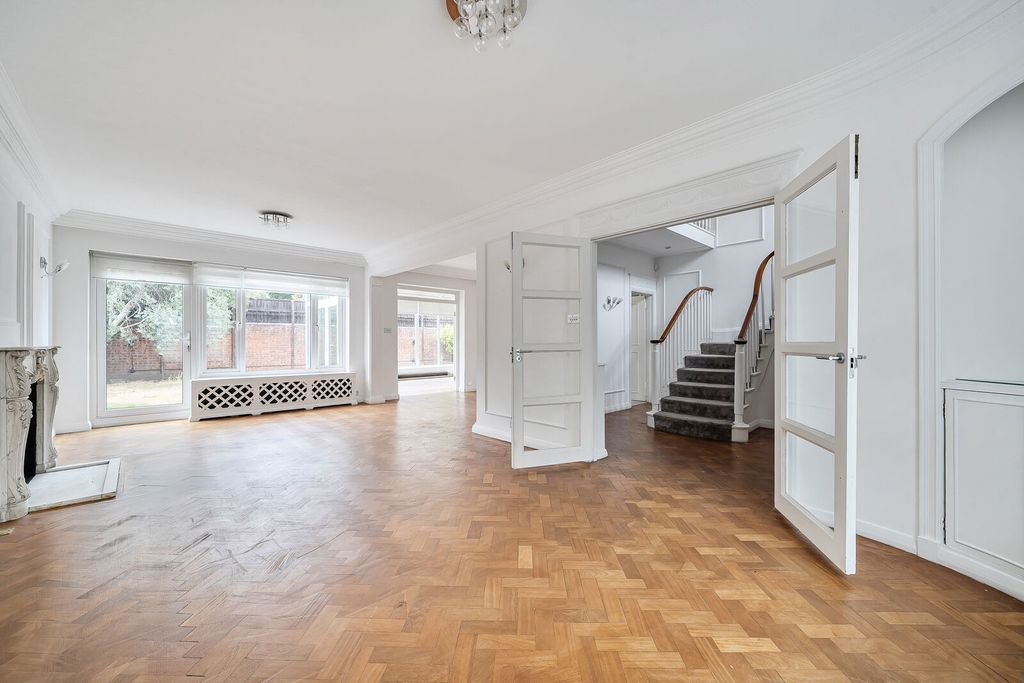 Property photo 2 of 22