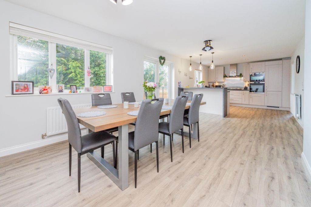 Property photo 3 of 25 Riddles Kitchen