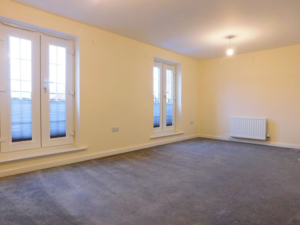 Property photo 3 of 9 Living Room