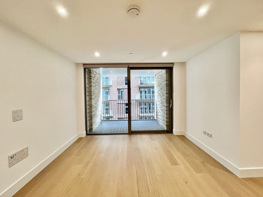 Property photo 1 of 28
