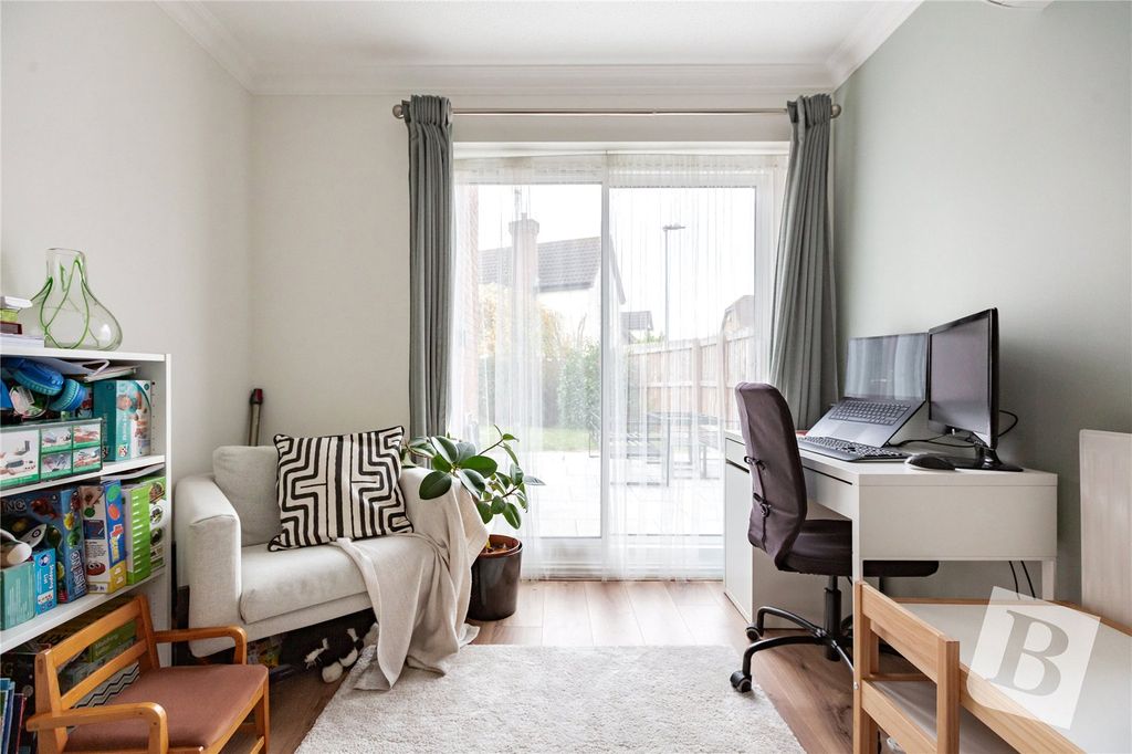 Property photo 3 of 23 Study