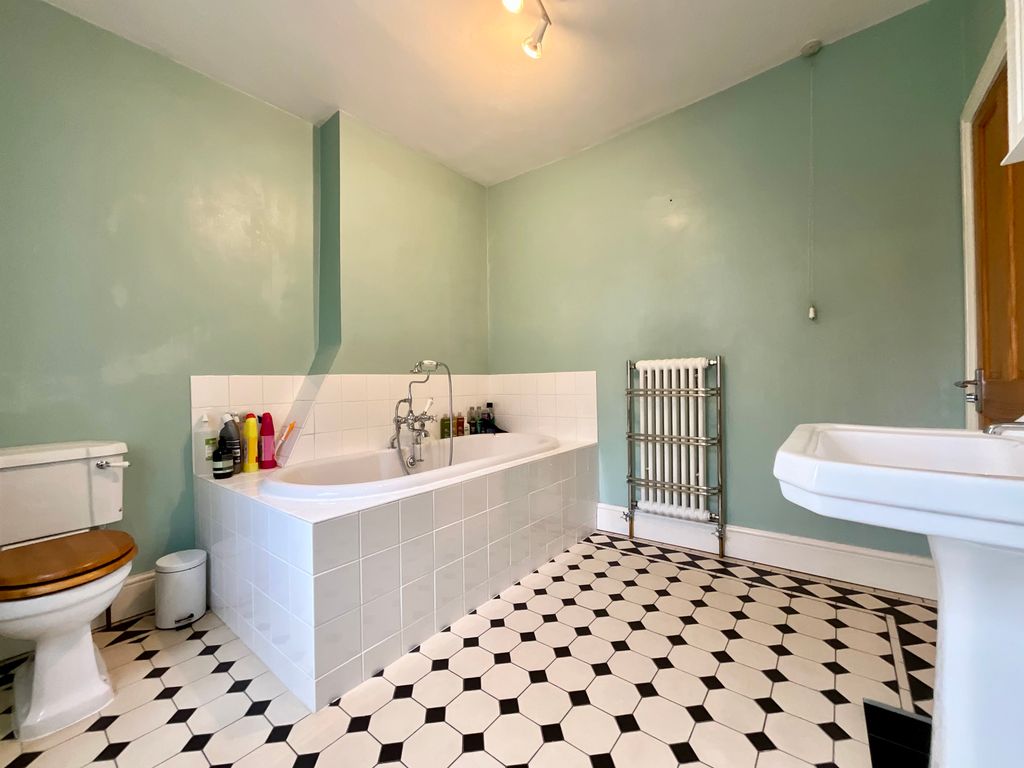 Property photo 3 of 23 Img_9923