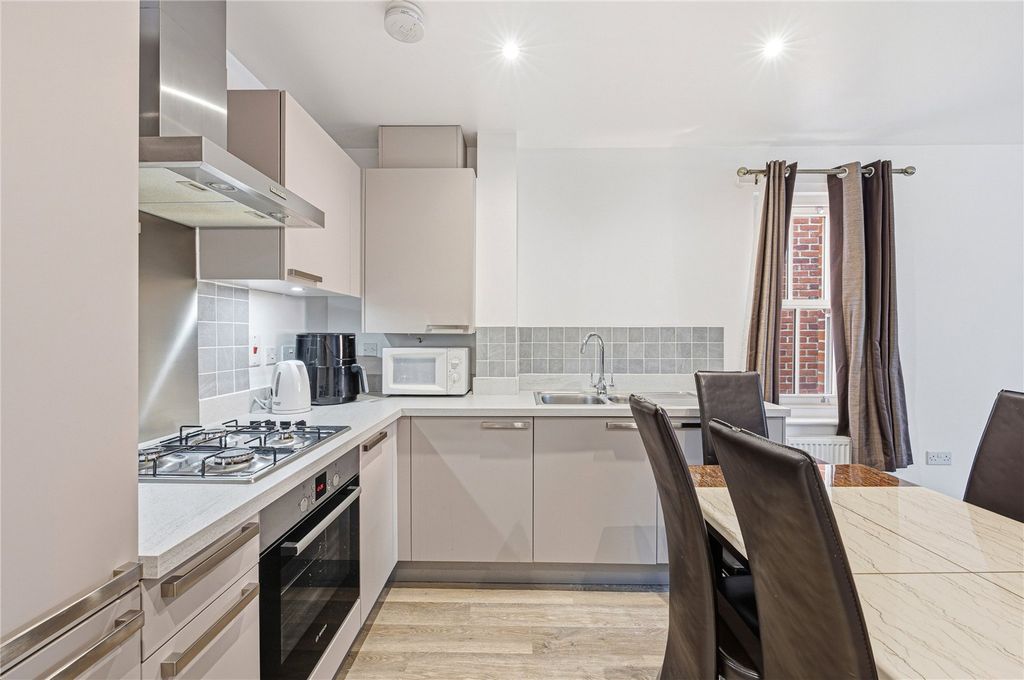 Property photo 3 of 20 Picture No. 12