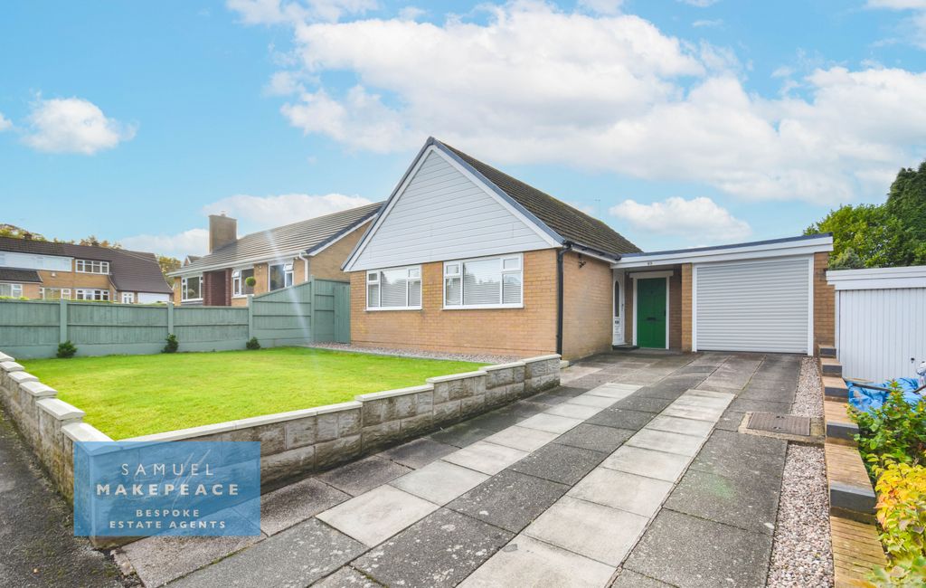 Property photo 1 of 24 Three Bedroom Detached Bungalow With Large Garden