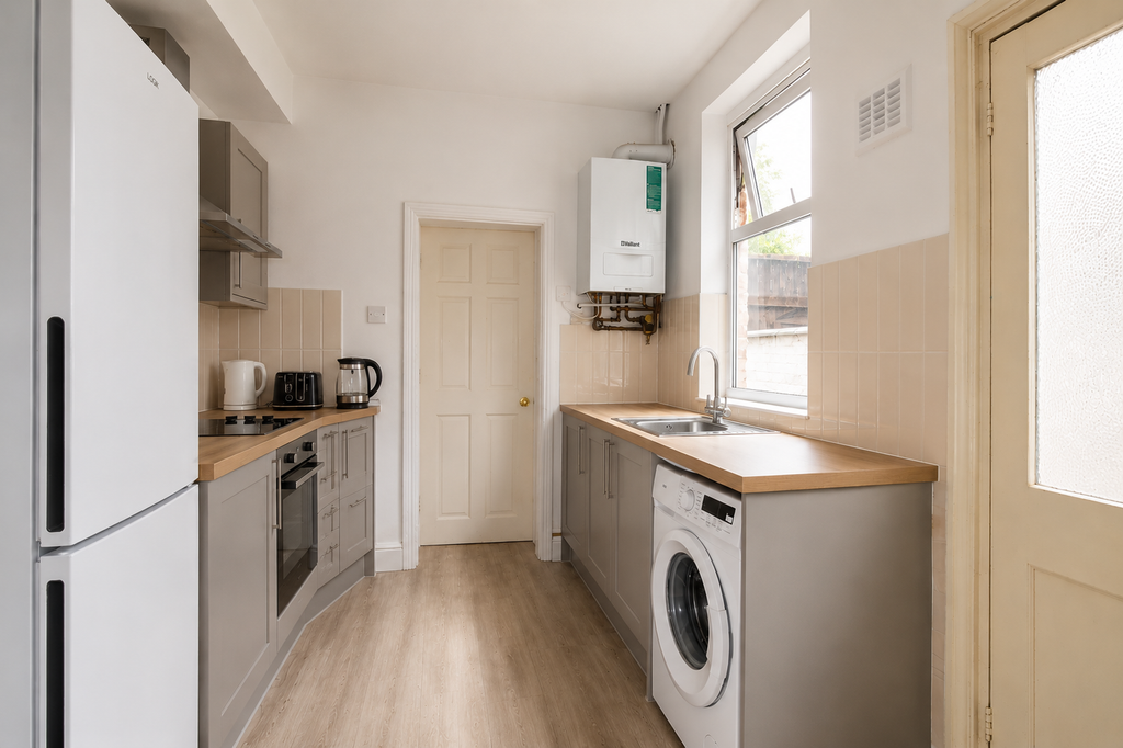 Property photo 2 of 7 Kit2