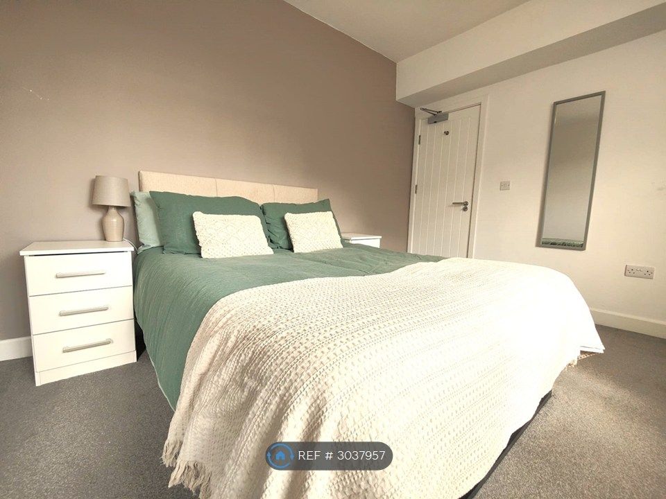Property photo 3 of 15 Double Bed