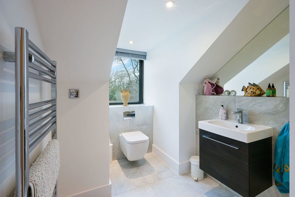 Additional image 19 of 5 bed detached house for saleMaplewood Drive, Lingfield RH7