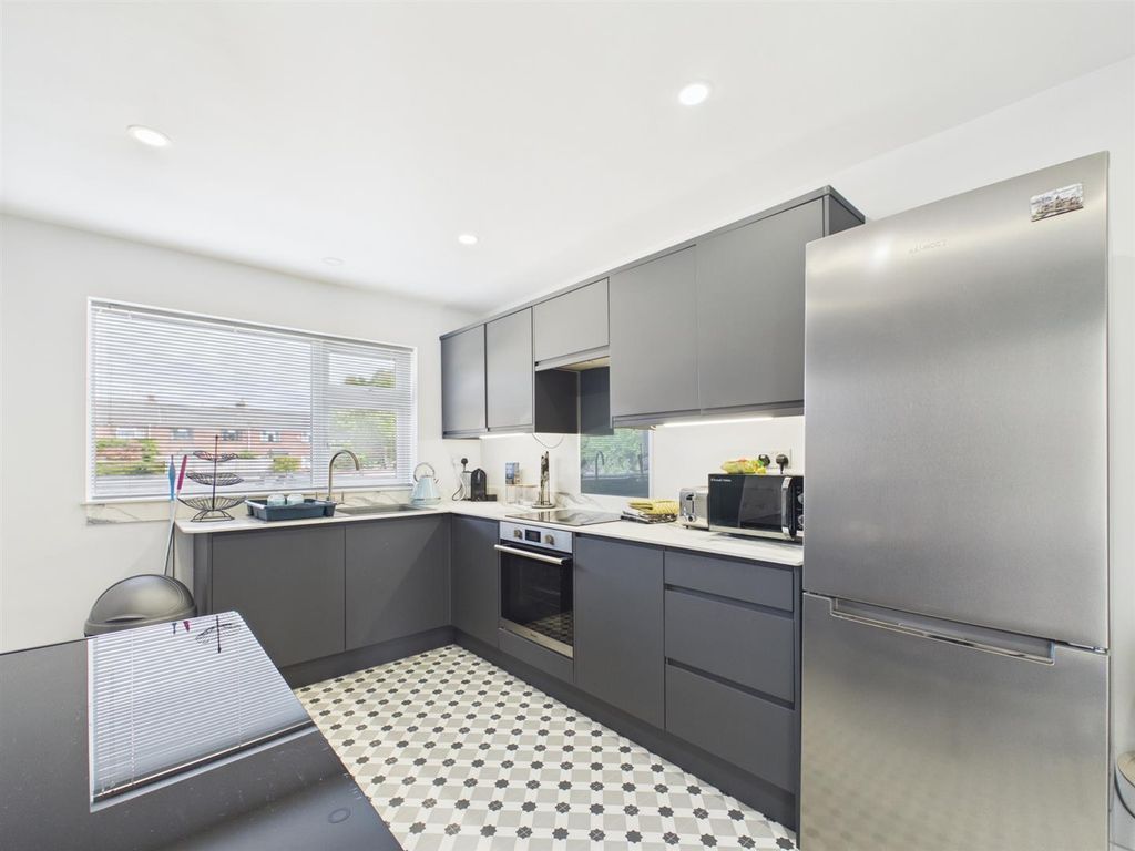 Property photo 3 of 11 Kitchen/Diner