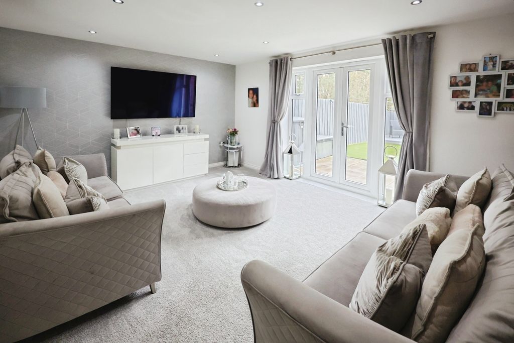 Property photo 3 of 20 Pbox-Img.Jpg