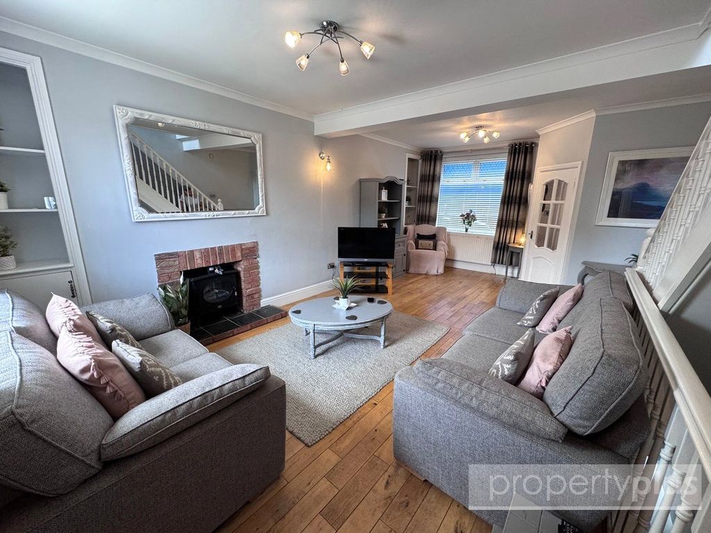 Property photo 1 of 22 Picture No. 13