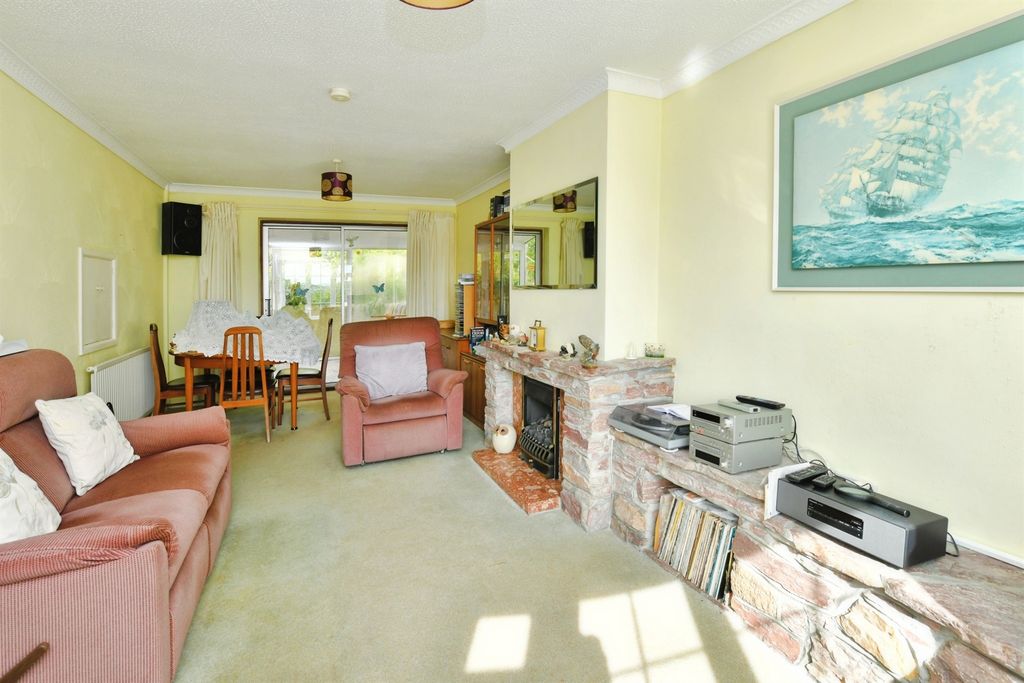 Property photo 3 of 20