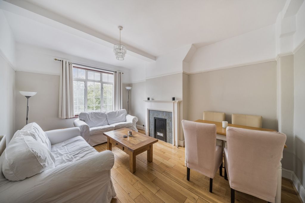 Property photo 2 of 25 1359831-10-68d3Df...