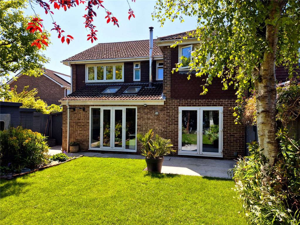 Property photo 2 of 16 Picture No. 24