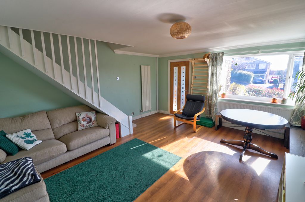 Property photo 2 of 13 Lounge