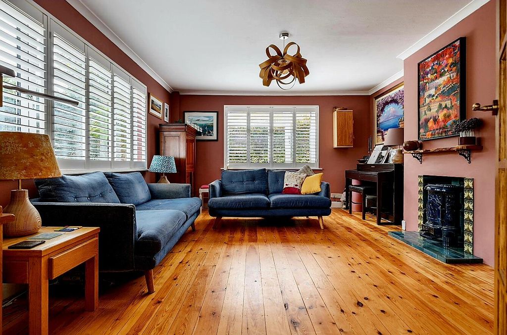 Property photo 2 of 23 1357487-1-68d3E59E74Fd5-.Jpg