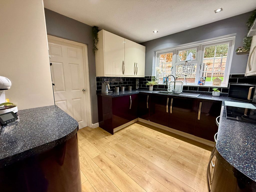 Property photo 3 of 22