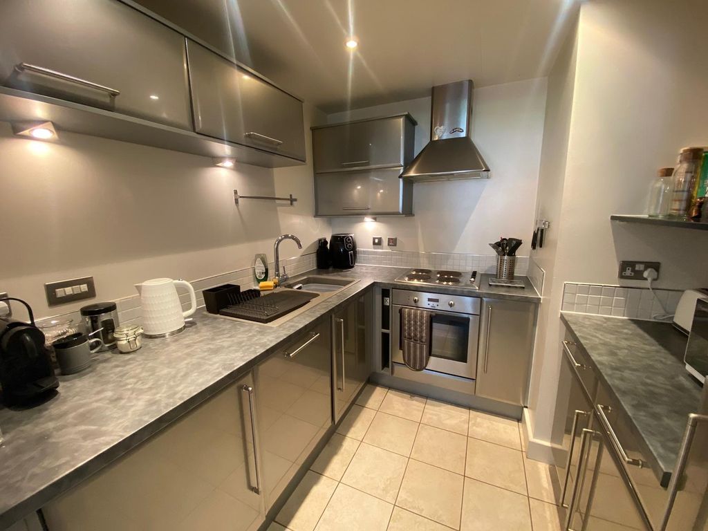 Property photo 2 of 6