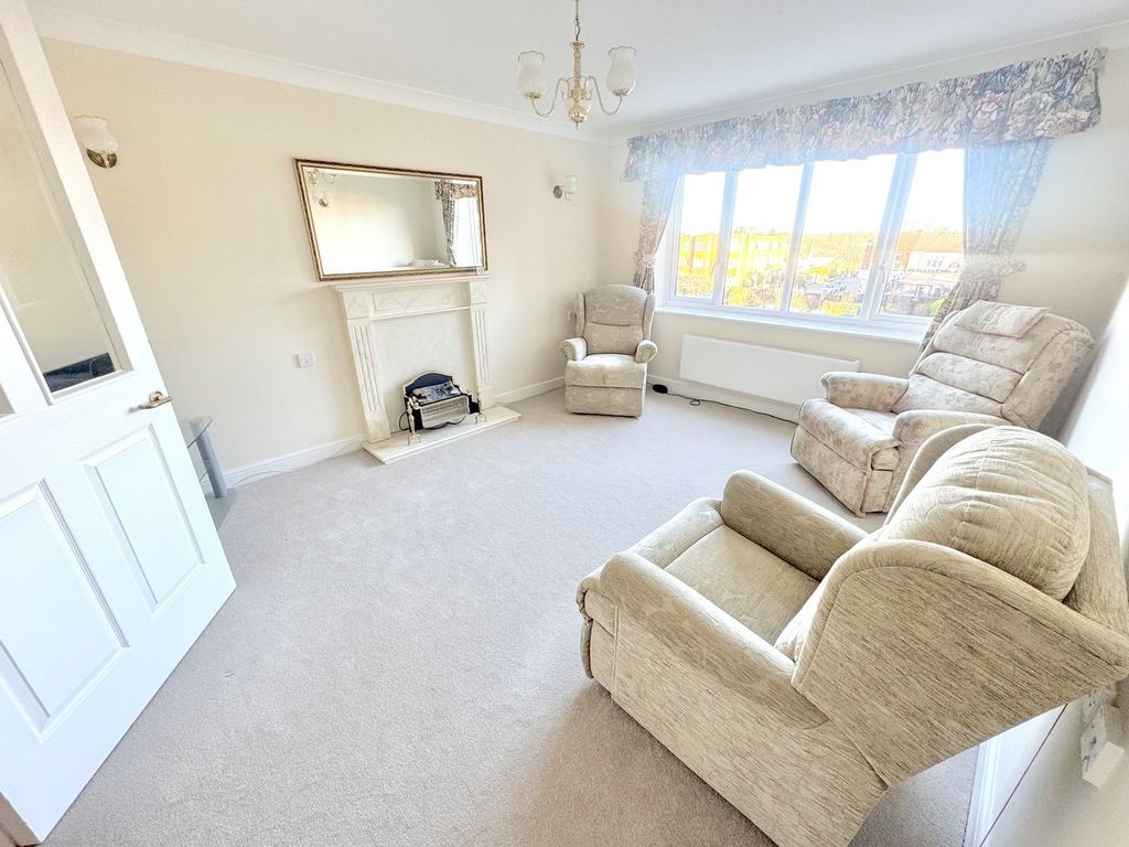 Property photo 2 of 24
