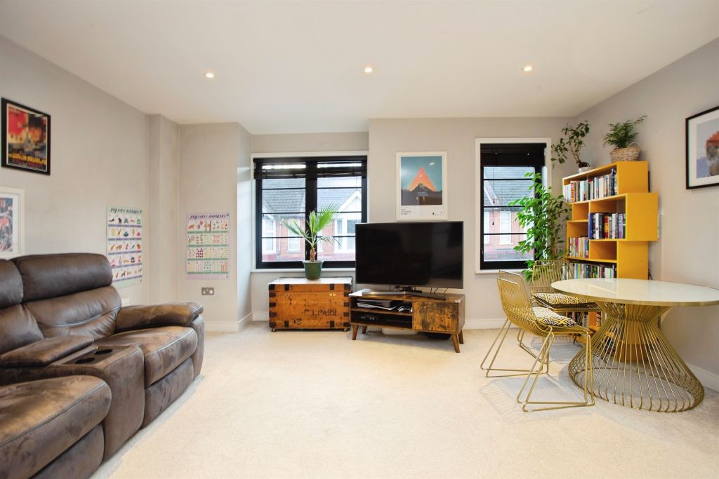 Property photo 3 of 13