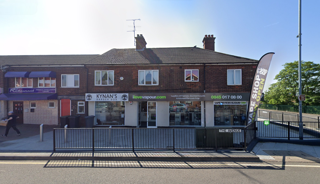 Property photo 2 of 12 2A Station-Photoroom