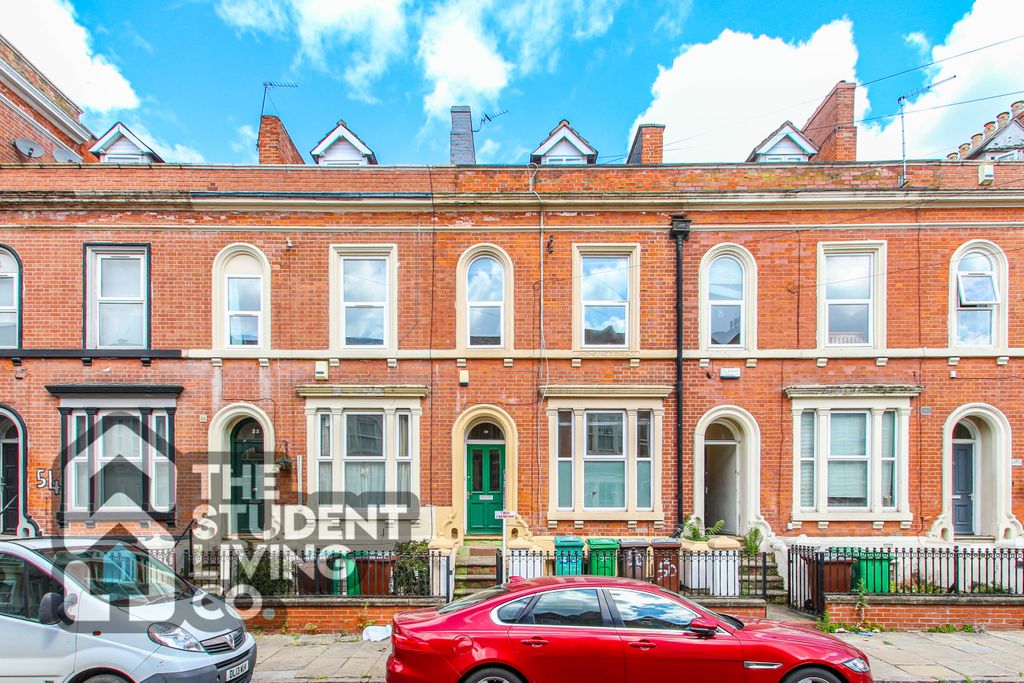 Property photo 1 of 30