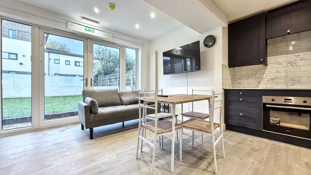 Property photo 2 of 17 Img_9335.Jpeg