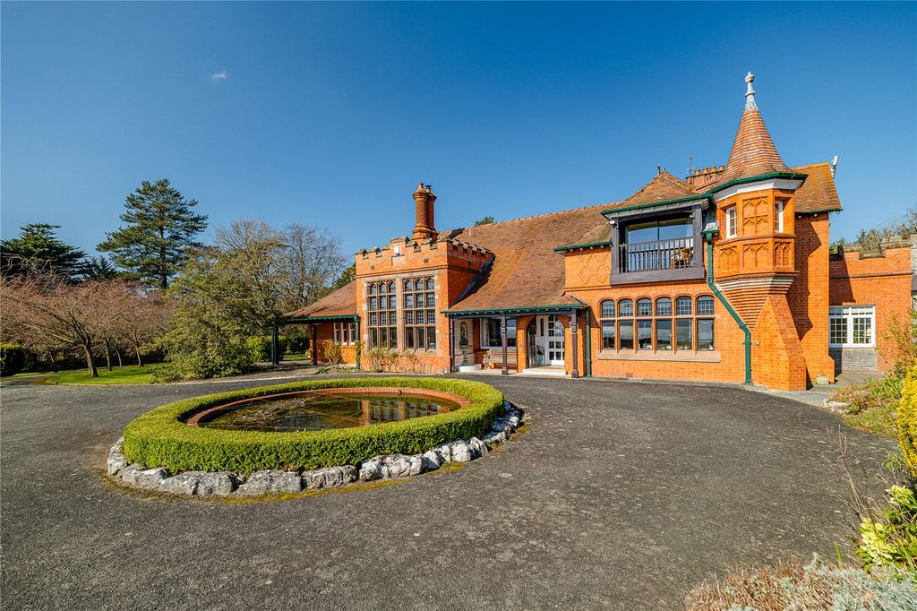 Property photo 2 of 16 Front Of House