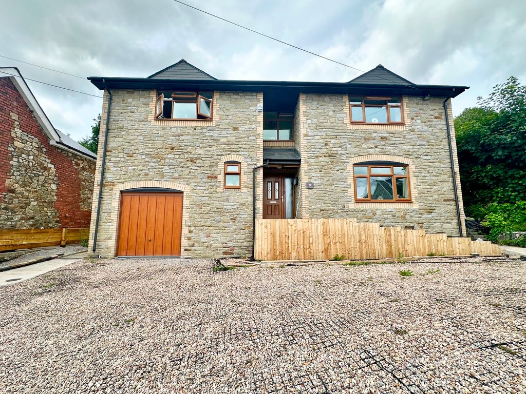 Property photo 1 of 39