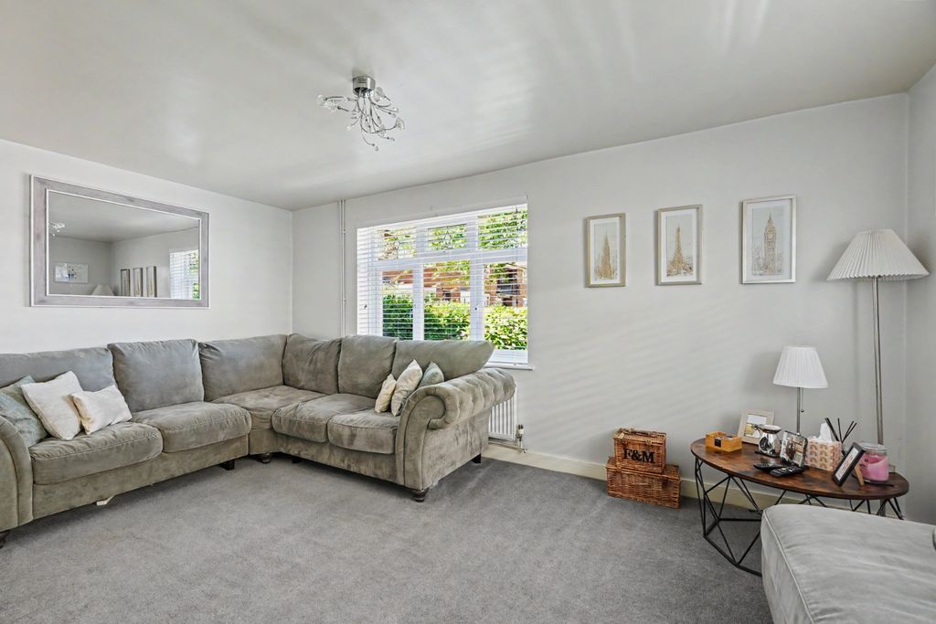 Property photo 3 of 19 5284538