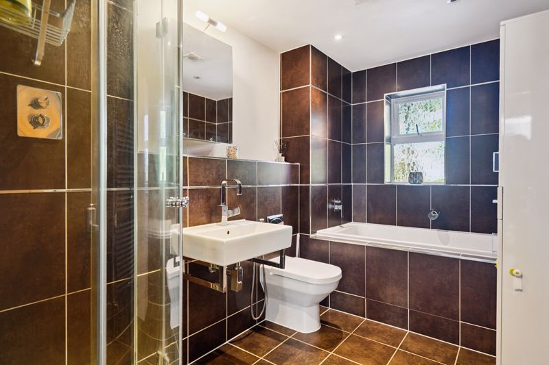 Additional image 9 of 3 bed flat for sale3 Bedroom Flat, Maidenhead SL6