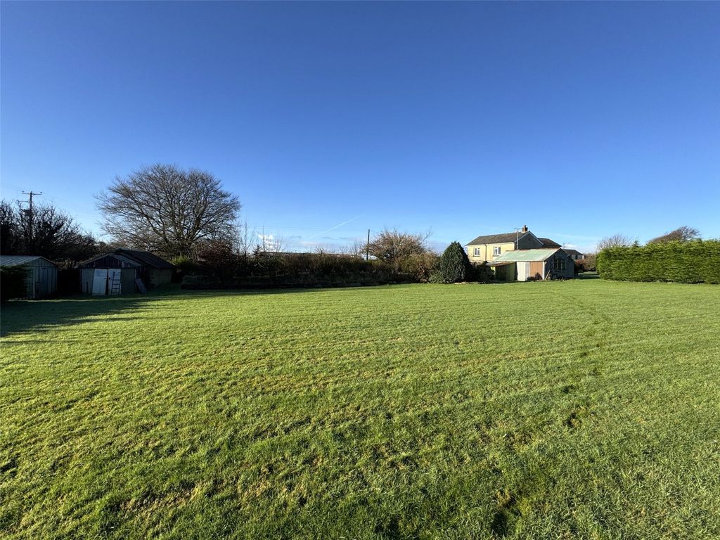 Property photo 2 of 24 Picture No. 15