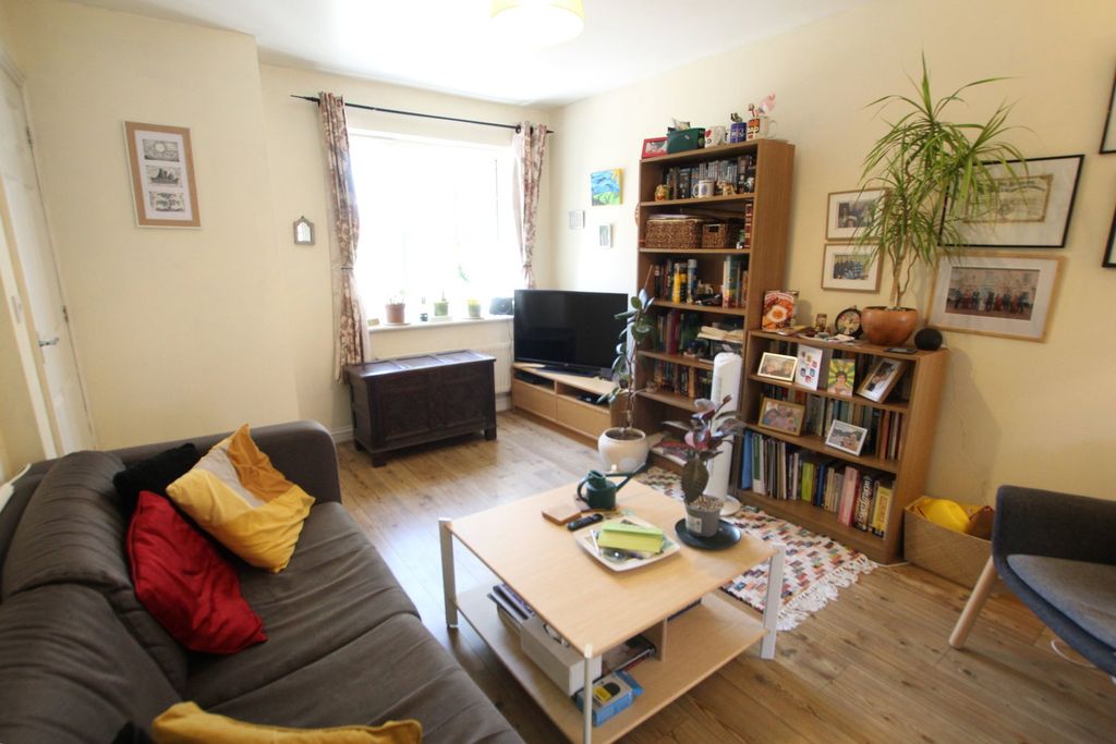 Property photo 3 of 16
