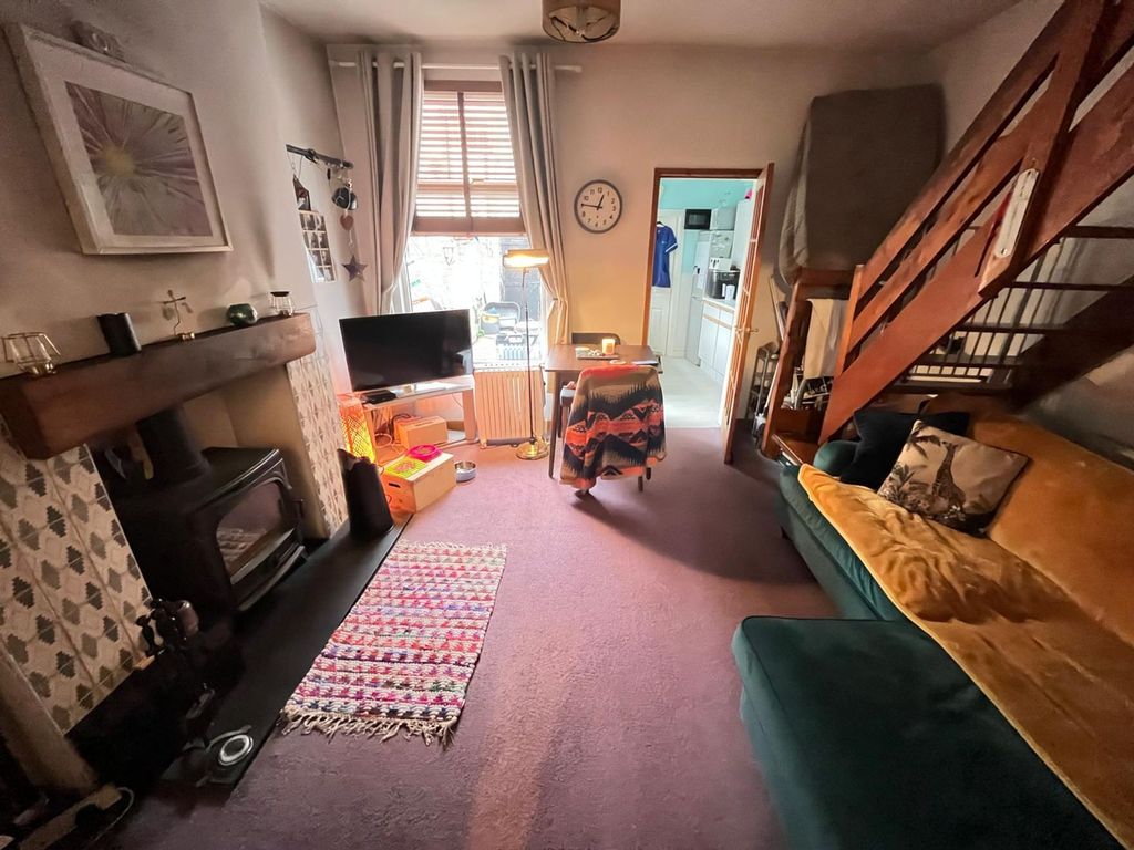 Property photo 3 of 10 Photo 4