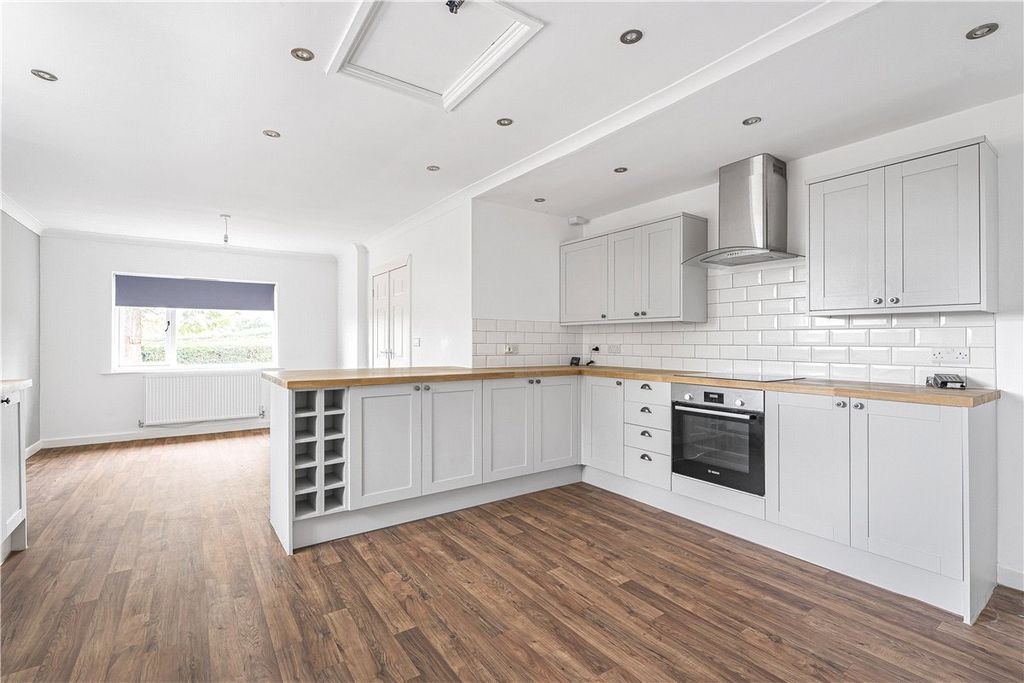 Property photo 2 of 18 Picture No. 02