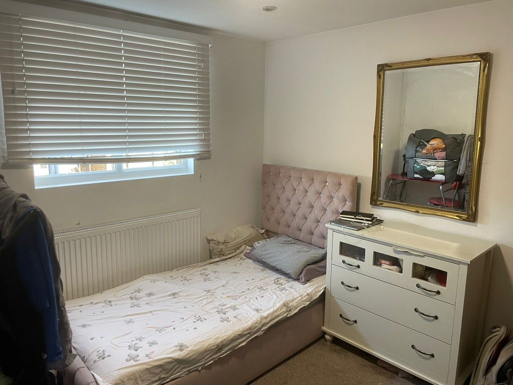 Property photo 1 of 2