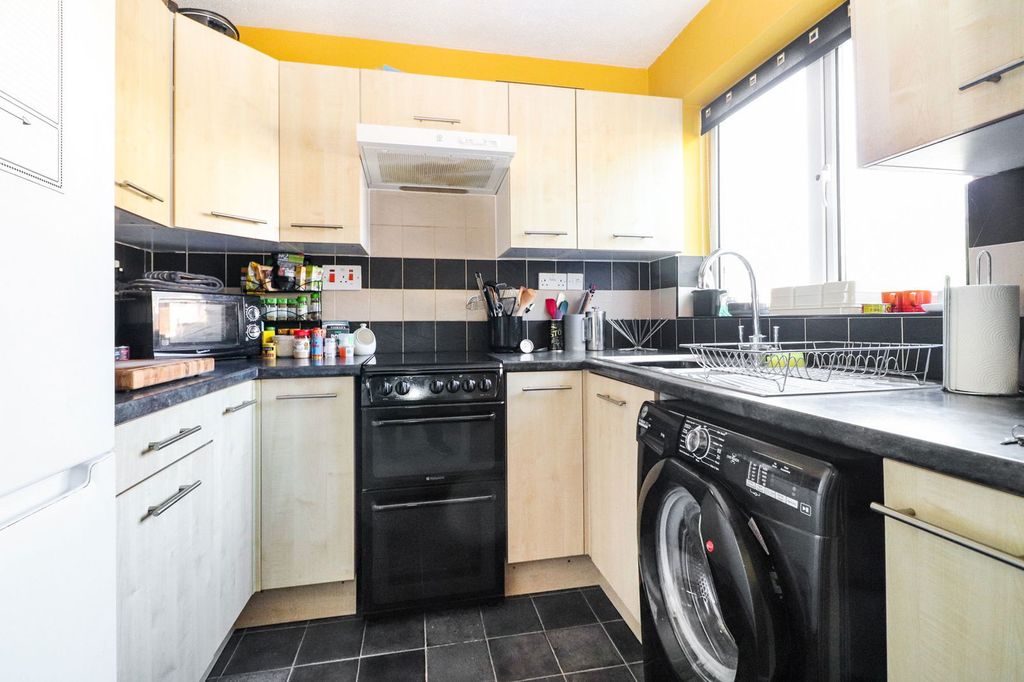 Property photo 2 of 12