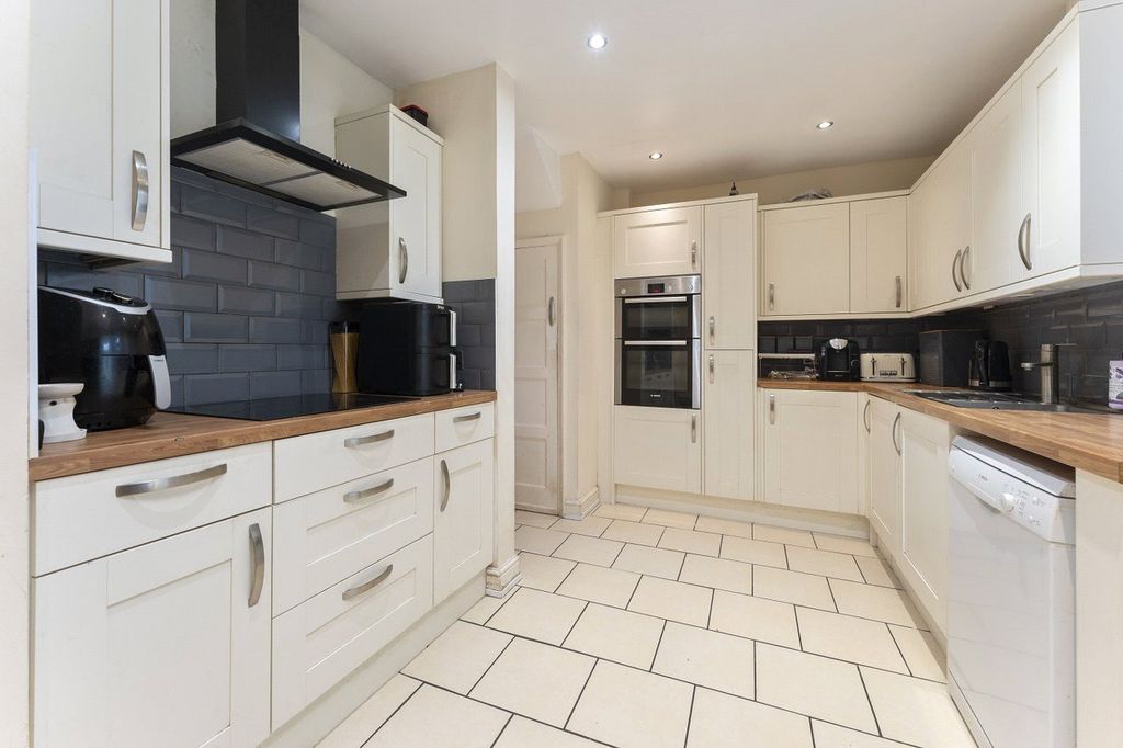 Property photo 2 of 19 Picture No. 09