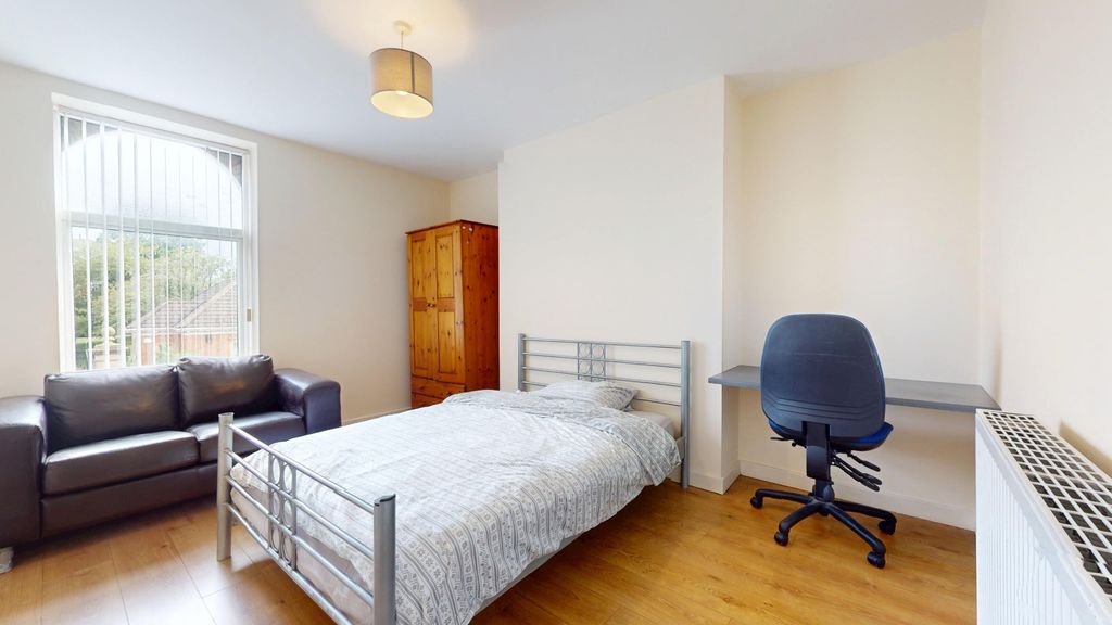 Property photo 3 of 45 4253494