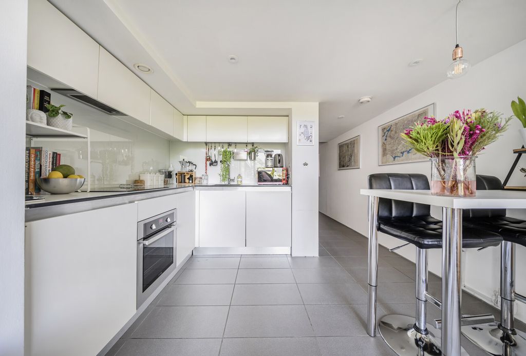 Property photo 3 of 23 17-681B327Ad1490-...