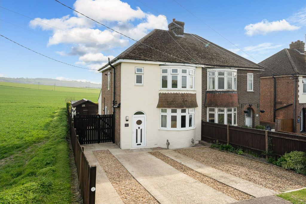 Property photo 1 of 28