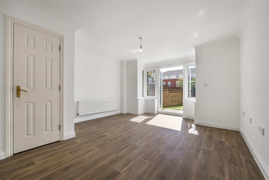 Property photo 3 of 20 16-A7405422.Jpg