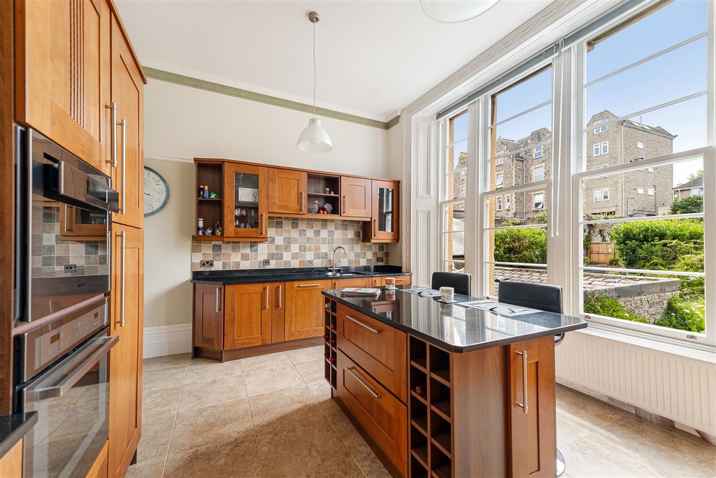 Property photo 3 of 16 Kitchen