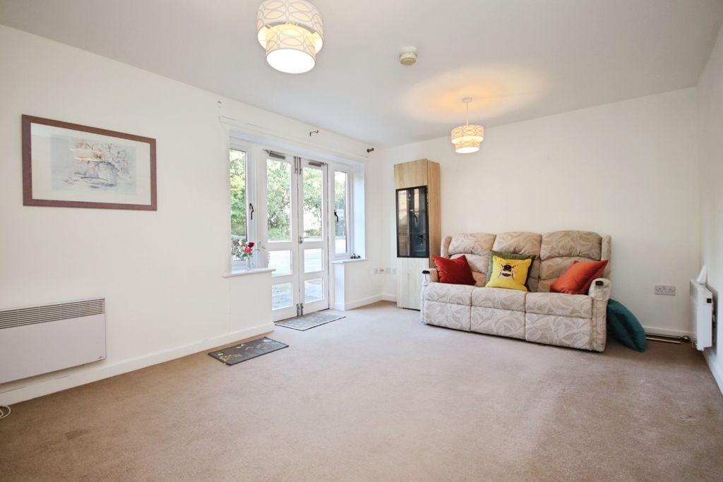 Property photo 3 of 12