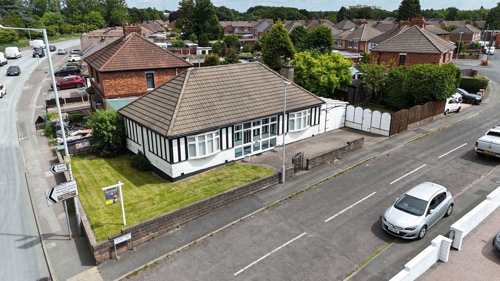 Property photo 2 of 38