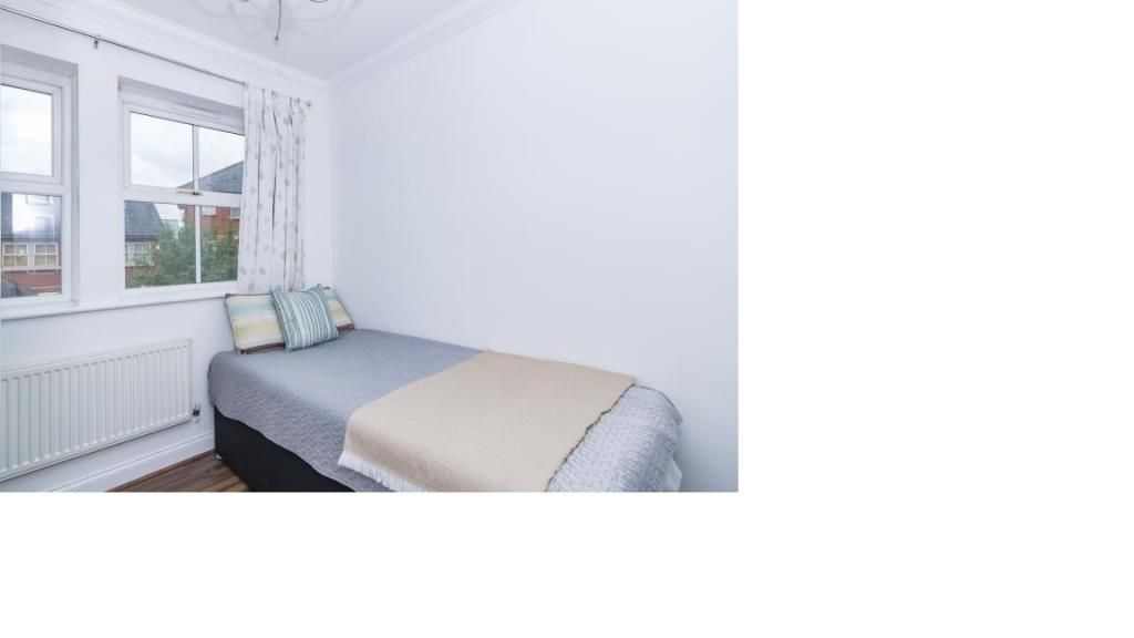 Property photo 3 of 10 5