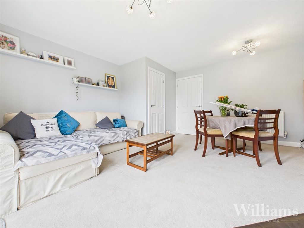 Property photo 3 of 13 Cam02861G0-Pr0374-Still006.Jpg